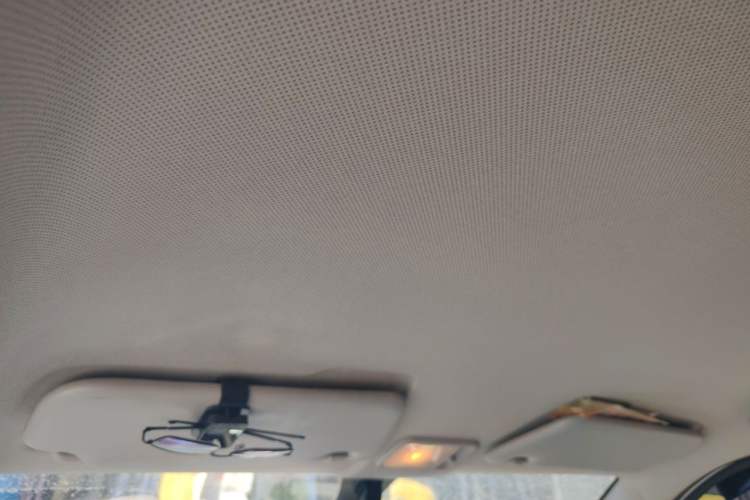 Used Wuling Hongguang MINIEV 2022 Macaron Fashion Model Lithium Iron Phosphate Headliner