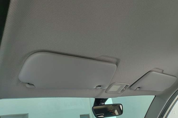 Used Wuling Hongguang MINIEV 2022 Macaron Premium Model – Lithium Iron Phosphate Headliner