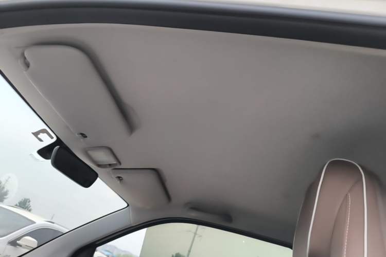 Used Wuling Hongguang MINIEV 2022 GAMEBOY 200km Gaming Edition with Lithium Iron Phosphate Headliner