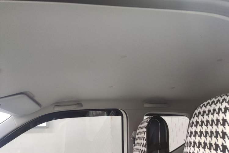 Used Wuling Hongguang MINIEV 2022 GAMEBOY 300km Enthusiast Model with Lithium Iron Phosphate Headliner