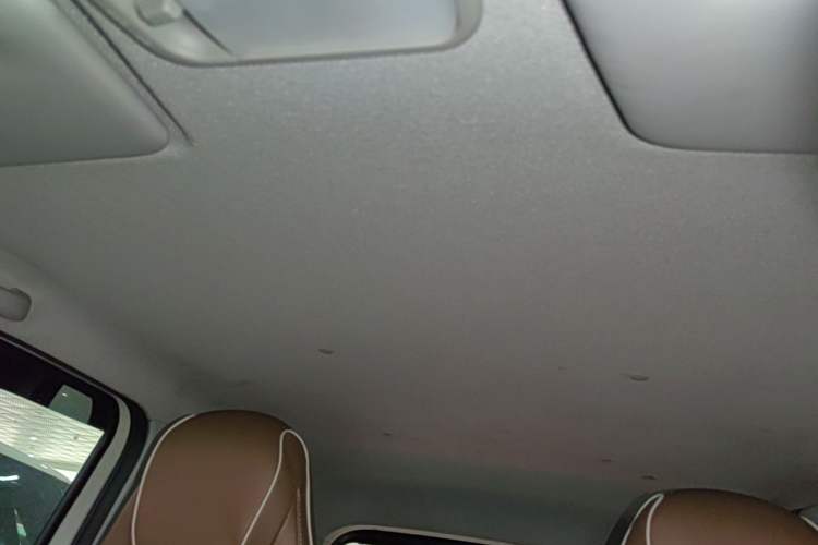 Used Wuling Hongguang MINIEV 2022 GAMEBOY 300km Enthusiast Model with Lithium Iron Phosphate Headliner