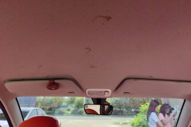Used Wuling Hongguang MINIEV 2022 Macaron Premium Model – Lithium Iron Phosphate Headliner