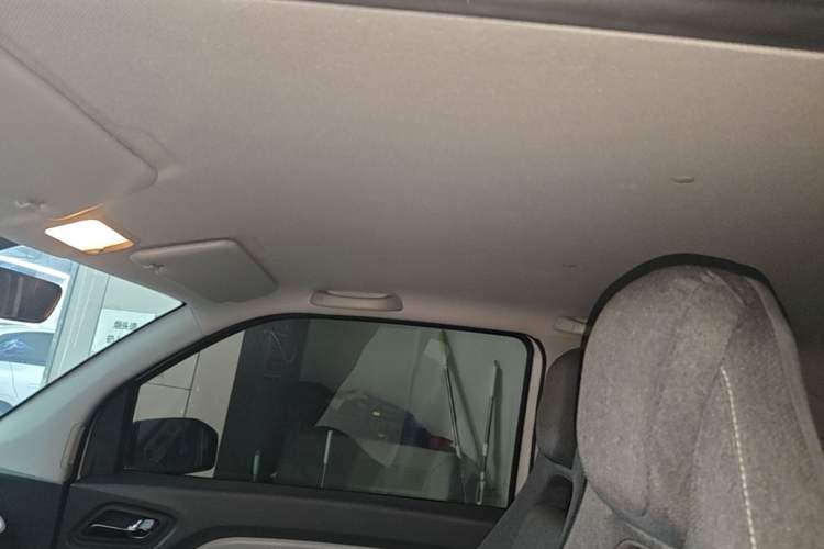 Used Wuling Hongguang MINIEV 2022 Macaron Premium Model – Lithium Iron Phosphate Headliner