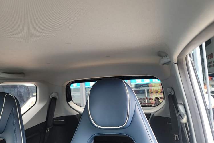 Used Wuling Hongguang MINIEV 2022 GAMEBOY 200km Gaming Edition with Lithium Iron Phosphate Headliner