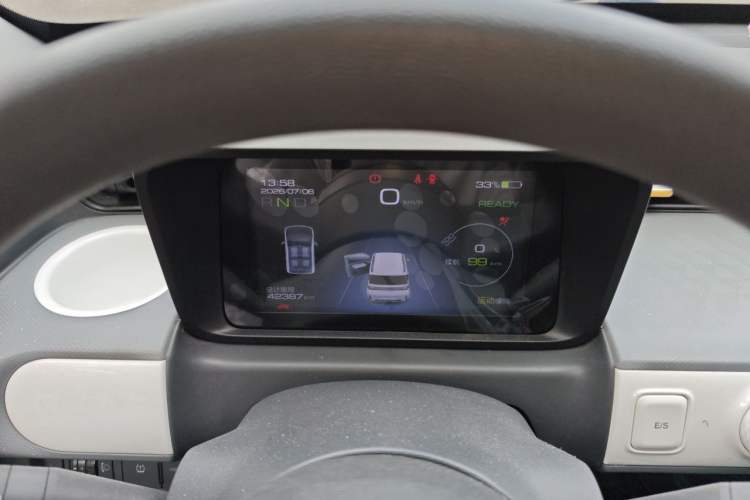 Used Wuling Hongguang MINIEV 2022 GAMEBOY 300km Enthusiast Model with Lithium Iron Phosphate Instrument Cluster