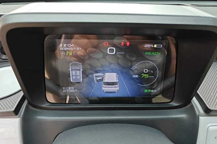 Used Wuling Hongguang MINIEV 2022 GAMEBOY 300km Enthusiast Model with Lithium Iron Phosphate Instrument Cluster