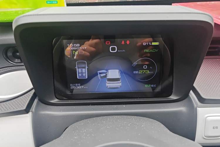 Used Wuling Hongguang MINIEV 2022 GAMEBOY 300km Enthusiast Model with Lithium Iron Phosphate Instrument Cluster