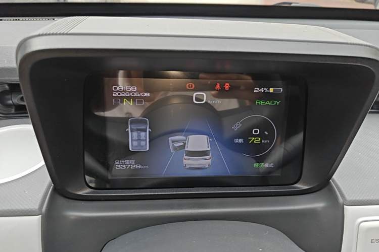 Used Wuling Hongguang MINIEV 2022 GAMEBOY 300km Enthusiast Model with Lithium Iron Phosphate Instrument Cluster