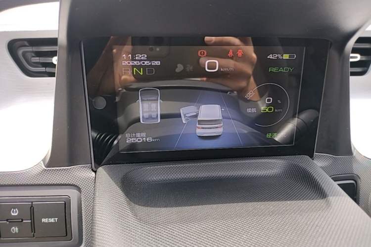 Used Wuling Hongguang MINIEV 2022 Macaron Fashion Edition Lithium-Nickel-Cobalt-Alpha-oxide Instrument Cluster