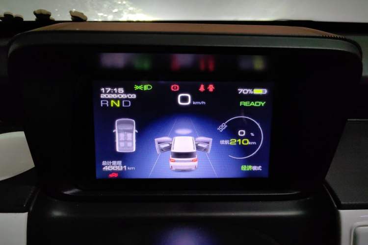 Used Wuling Hongguang MINIEV 2022 GAMEBOY 300km Enthusiast Model with Lithium Iron Phosphate Instrument Cluster