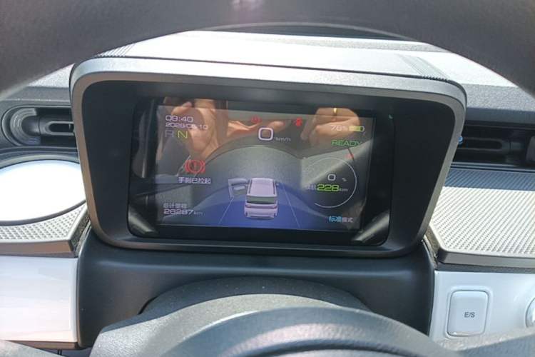 Used Wuling Hongguang MINIEV 2022 GAMEBOY 300km Enthusiast Model with Lithium Iron Phosphate Instrument Cluster