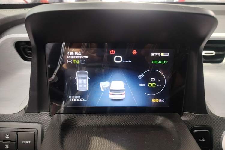 Used Wuling Hongguang MINIEV 2022 Macaron Fashion Edition Lithium-Nickel-Cobalt-Alpha-oxide Instrument Cluster