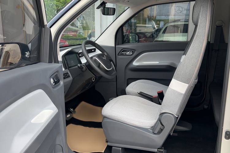 Used Wuling Hongguang MINIEV 2022 Macaron Premium Model – Lithium Iron Phosphate Interior 1