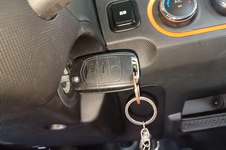 Used Wuling Hongguang MINIEV 2022 Easy Version Lithium Iron Phosphate Interior 1