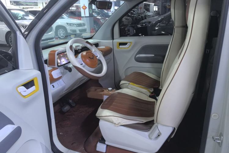 Used Wuling Hongguang MINIEV 2022 GAMEBOY 300km Enthusiast Model with Lithium Iron Phosphate Interior 1