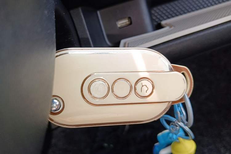 Used Wuling Hongguang MINIEV 2022 GAMEBOY 200km Gaming Edition with Lithium Iron Phosphate Interior 1