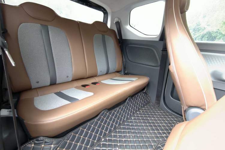 Used Wuling Hongguang MINIEV 2022 GAMEBOY 200km Gaming Edition with Lithium Iron Phosphate Interior 1