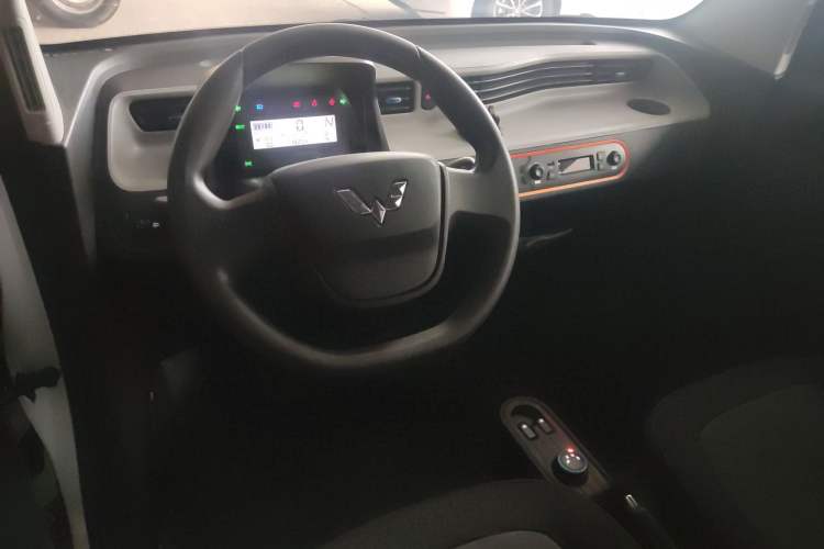 Used Wuling Hongguang MINIEV 2022 Easy Version Lithium-NMC Interior 1