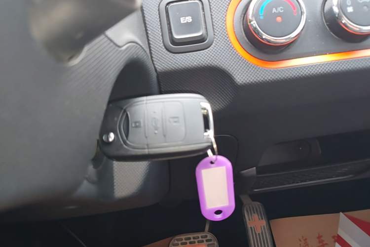 Used Wuling Hongguang MINIEV 2022 Zizai Version Lithium Iron Phosphate Interior 1