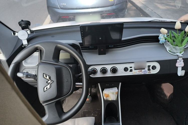 Used Wuling Hongguang MINIEV 2022 Easy Version Lithium-NMC Interior 2