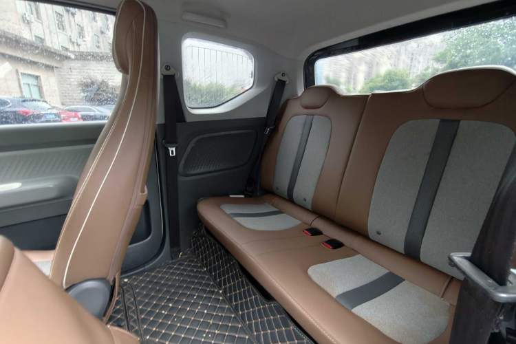 Used Wuling Hongguang MINIEV 2022 GAMEBOY 200km Gaming Edition with Lithium Iron Phosphate Interior 2