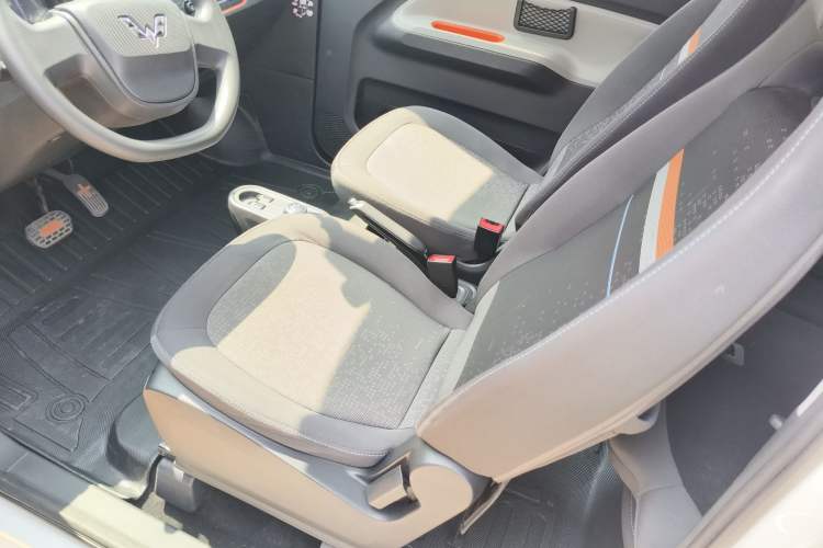 Used Wuling Hongguang MINIEV 2022 Zizai Version Lithium Iron Phosphate Interior 2