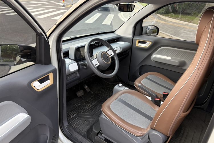 Used Wuling Hongguang MINIEV 2022 GAMEBOY 200km Gaming Edition with Lithium Iron Phosphate Interior 2