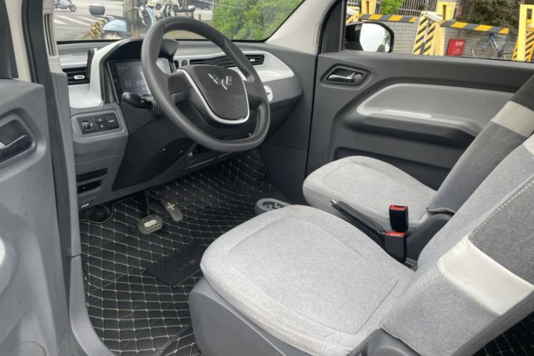Used Wuling Hongguang MINIEV 2022 Macaron Premium Model – Lithium Iron Phosphate Interior 2