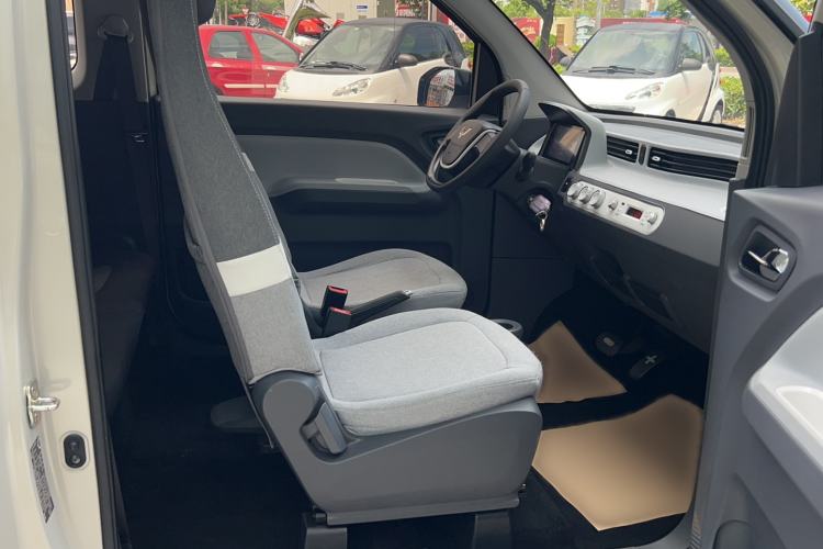 Used Wuling Hongguang MINIEV 2022 Macaron Premium Model – Lithium Iron Phosphate Interior 3