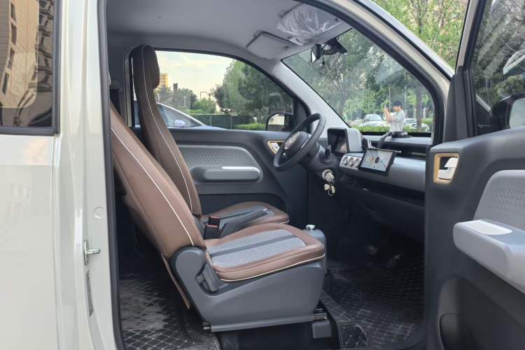 Used Wuling Hongguang MINIEV 2022 GAMEBOY 200km Gaming Edition with Lithium Iron Phosphate Interior 3