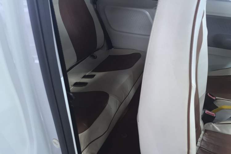 Used Wuling Hongguang MINIEV 2022 GAMEBOY 300km Enthusiast Model with Lithium Iron Phosphate Interior 3