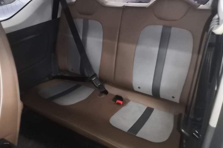 Used Wuling Hongguang MINIEV 2022 GAMEBOY 300km Enthusiast Model with Lithium Iron Phosphate Interior 3
