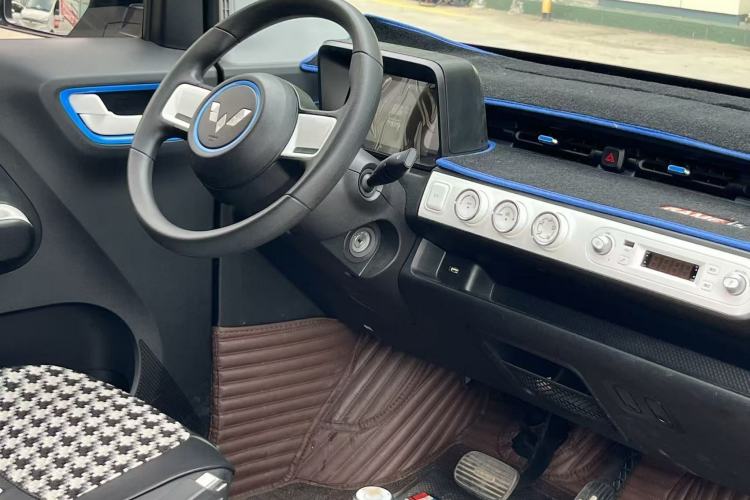 Used Wuling Hongguang MINIEV 2022 GAMEBOY 200km Gaming Edition with Lithium Iron Phosphate Interior 3