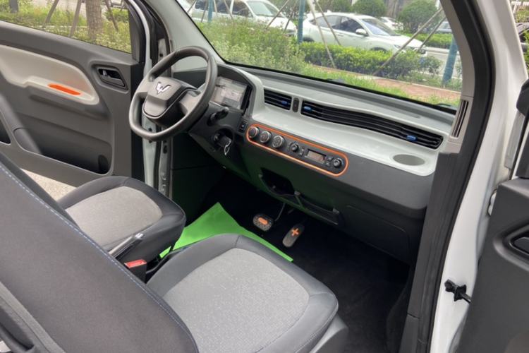 Used Wuling Hongguang MINIEV 2022 Easy Version Lithium Iron Phosphate Interior 3