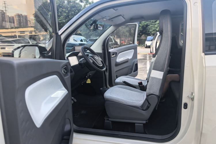 Used Wuling Hongguang MINIEV 2022 Macaron Premium Model – Lithium Iron Phosphate Interior 3