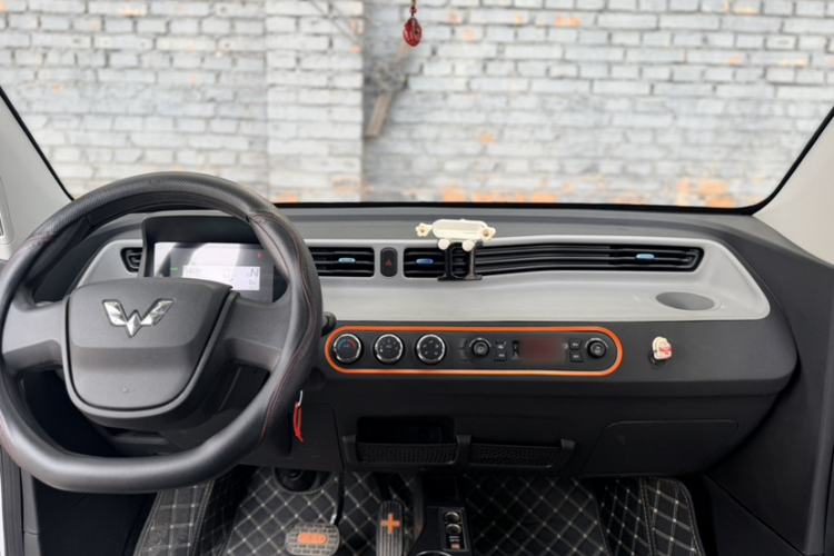 Used Wuling Hongguang MINIEV 2022 Zizai Version Lithium-NMC Interior 3