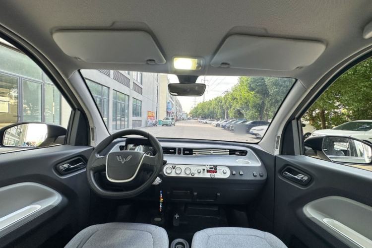 Used Wuling Hongguang MINIEV 2022 Macaron Premium Model – Lithium Iron Phosphate Interior 3