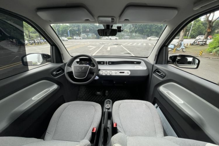 Used Wuling Hongguang MINIEV 2022 Macaron Premium Model – Lithium Iron Phosphate Interior 3