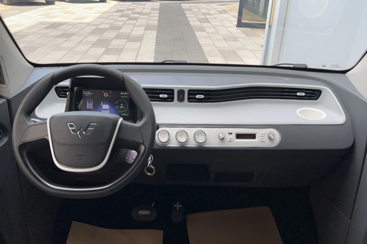 Used Wuling Hongguang MINIEV 2022 Macaron Premium Model – Lithium Iron Phosphate Interior 4