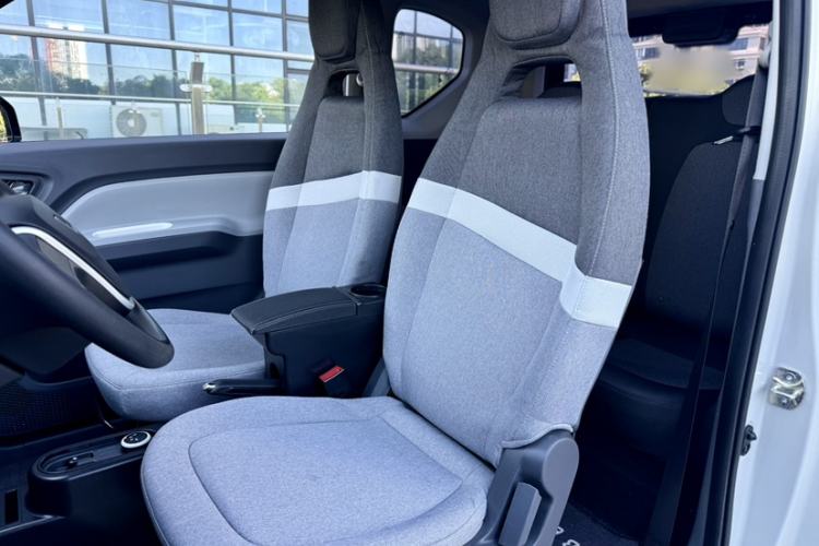 Used Wuling Hongguang MINIEV 2022 Macaron Premium Model – Lithium Iron Phosphate Interior 4