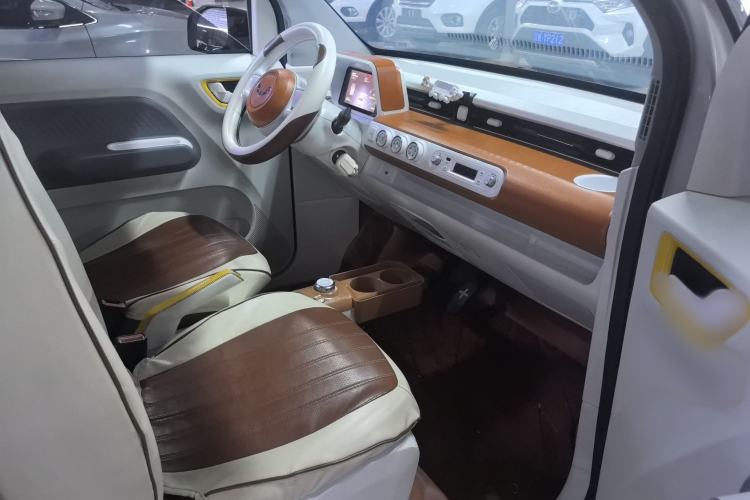Used Wuling Hongguang MINIEV 2022 GAMEBOY 300km Enthusiast Model with Lithium Iron Phosphate Interior 4