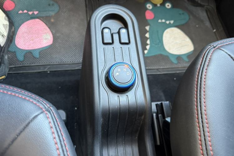 Used Wuling Hongguang MINIEV 2022 Easy Version Lithium Iron Phosphate Interior 4