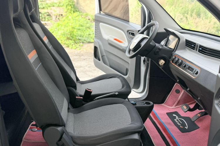 Used Wuling Hongguang MINIEV 2022 Easy Version Lithium-NMC Interior 5