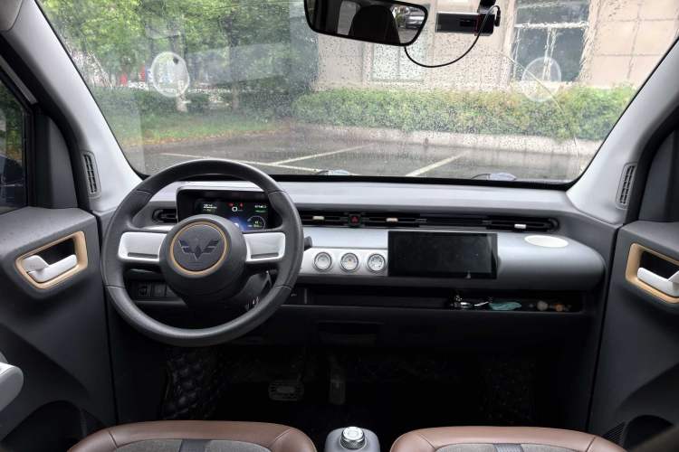 Used Wuling Hongguang MINIEV 2022 GAMEBOY 200km Gaming Edition with Lithium Iron Phosphate Interior 5