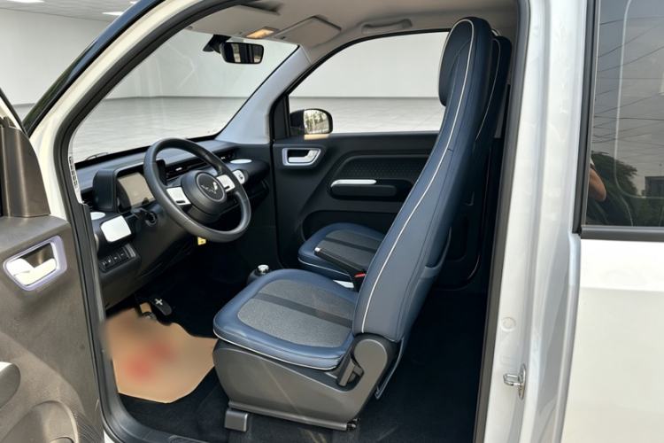 Used Wuling Hongguang MINIEV 2022 GAMEBOY 200km Gaming Edition with Lithium Iron Phosphate Interior 5