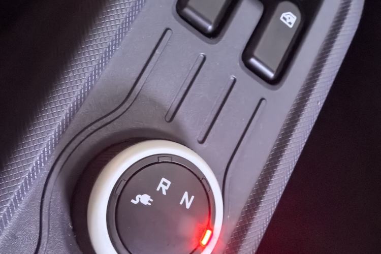 Used Wuling Hongguang MINIEV 2022 Macaron Premium Model – Lithium Iron Phosphate Interior 5