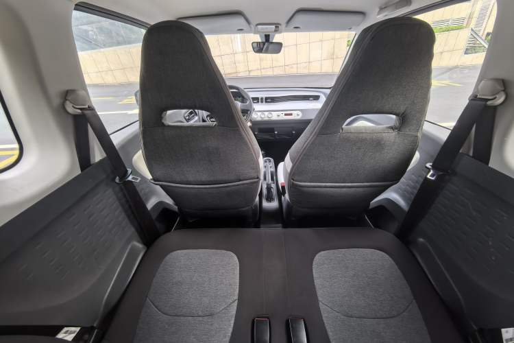 Used Wuling Hongguang MINIEV 2022 Macaron Premium Model – Lithium Iron Phosphate Interior 7