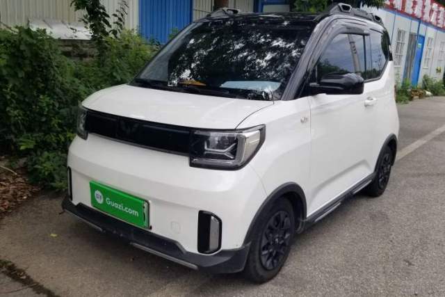 Używany Wuling Hongguang MINIEV 2022 GAMEBOY 300km Enthusiast Model with Lithium Iron Phosphate