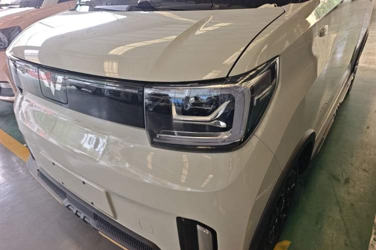 Used Wuling Hongguang MINIEV 2022 GAMEBOY 200km Gaming Edition with Lithium Iron Phosphate Left Front Headlight