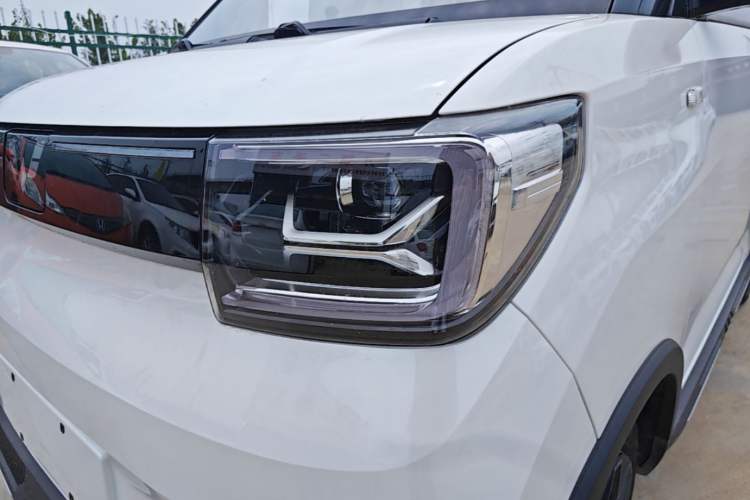 Used Wuling Hongguang MINIEV 2022 GAMEBOY 200km Gaming Edition with Lithium Iron Phosphate Left Front Headlight